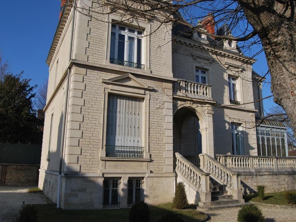 Gite La Tour Boileau Troyes Eksteriør billede